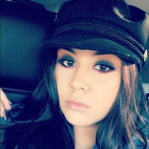 Meet your Posher, Angela